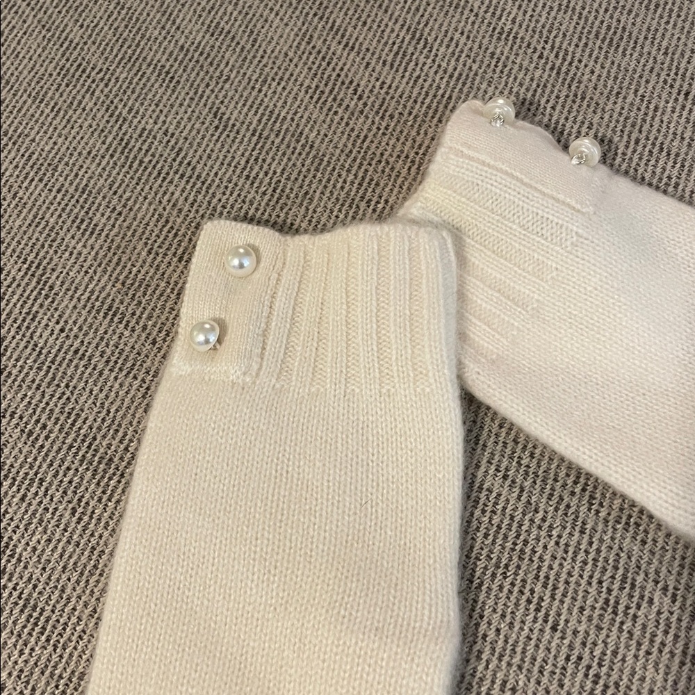 Phenix Cashmere White Gloves with Pearl Details NWT - Picture 2 of 7
